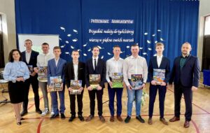 Uroczyste pożegnanie klas maturalnych 11