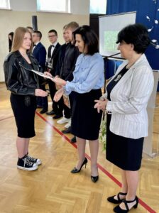 Uroczyste pożegnanie klas maturalnych 8