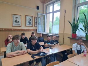 Zajęcia w ramach lekcji języka polskiego poświęcone noblistce Wisławie Szymborskiej 4