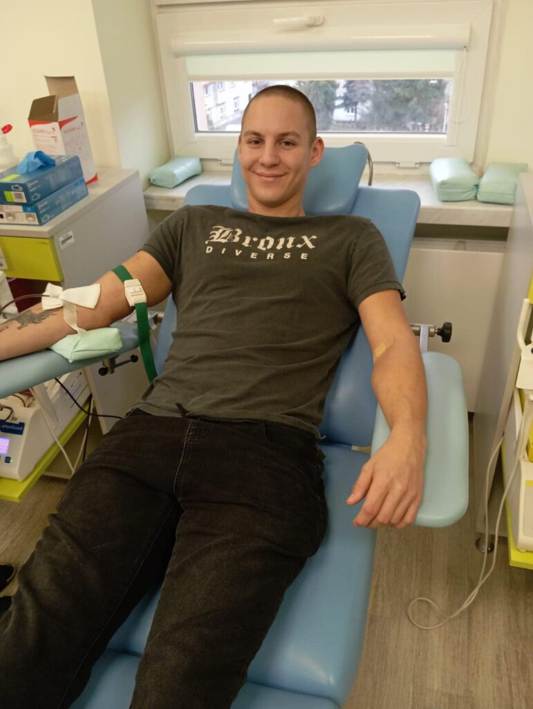 UCZNIOWIE NASZEJ SZKOŁY DZIELĄ SIĘ BEZCENNYM DAREM ŻYCIA 11