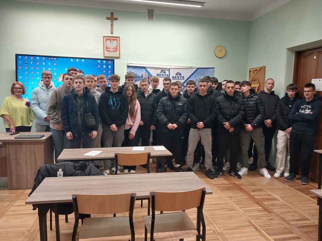 TECHNICY BUDOWNICTWA UCZĄ SIĘ OD NAJLEPSZYCH 5