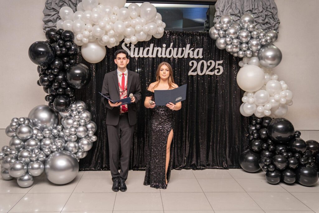 STUDNIÓWKA NASZYCH MATURZYSTÓW 2 STUDNIÓWKA NASZYCH MATURZYSTÓW 2