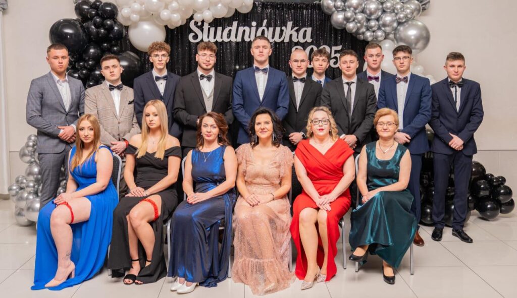 STUDNIÓWKA NASZYCH MATURZYSTÓW 21