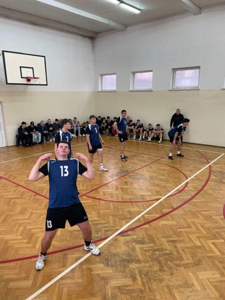GRAMY W FINAŁACH POWIATOWEJ LICEALIADY W PIŁCE SIATKOWEJ ! 1