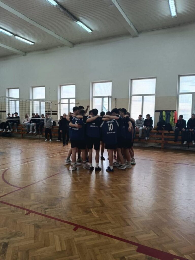 GRAMY W FINAŁACH POWIATOWEJ LICEALIADY W PIŁCE SIATKOWEJ ! 3