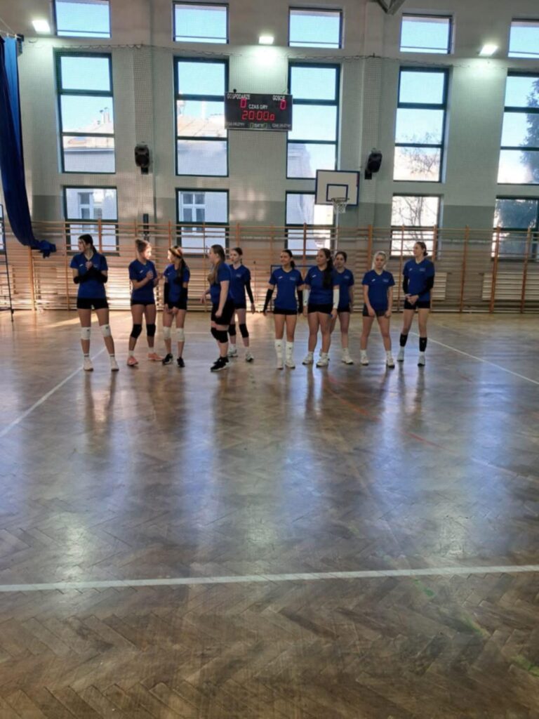 GRAMY W FINAŁACH POWIATOWEJ LICEALIADY W PIŁCE SIATKOWEJ ! 4