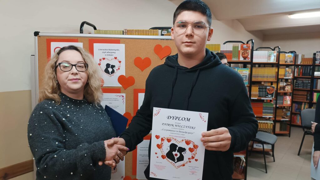 Walentynki w szkolnej bibliotece 6