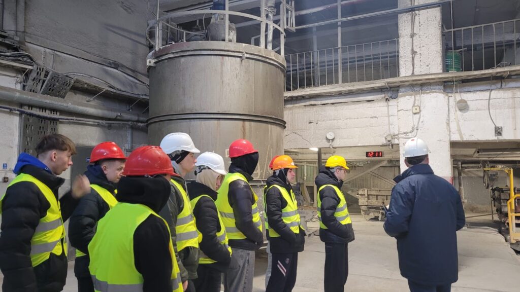 Wycieczka edukacyjna do zakładów produkcyjnych SOLBET KOLBUSZOWA S.A 3