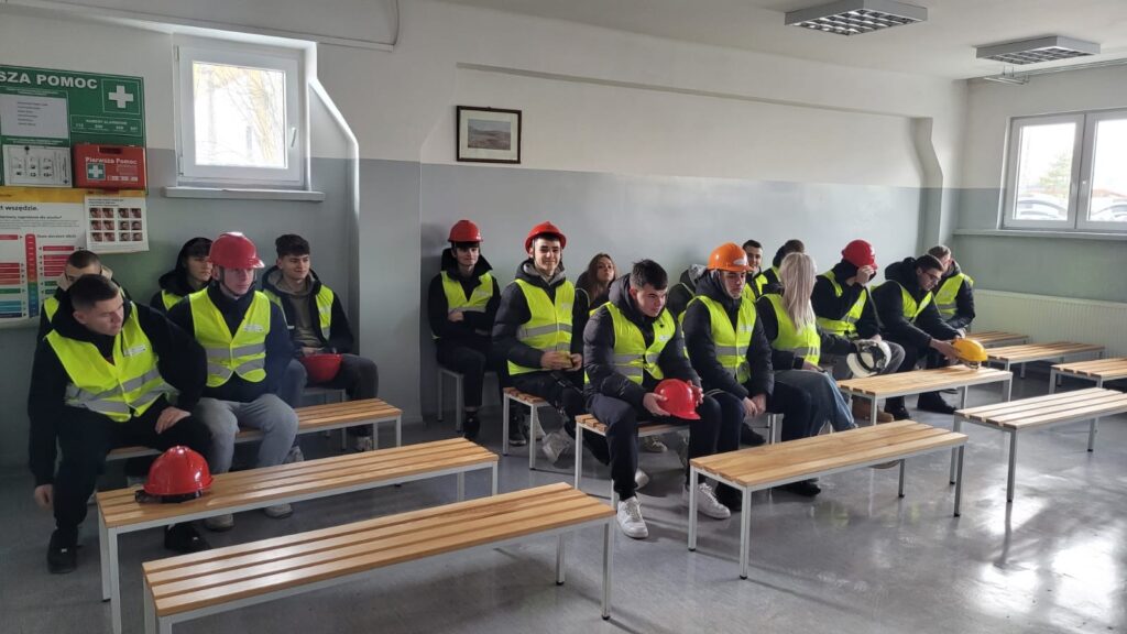 Wycieczka edukacyjna do zakładów produkcyjnych SOLBET KOLBUSZOWA S.A 7