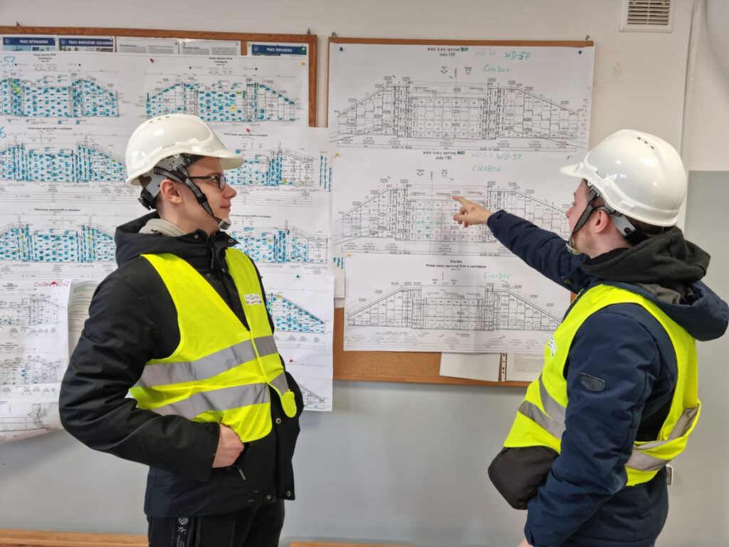 Wycieczka edukacyjna do zakładów produkcyjnych SOLBET KOLBUSZOWA S.A 29