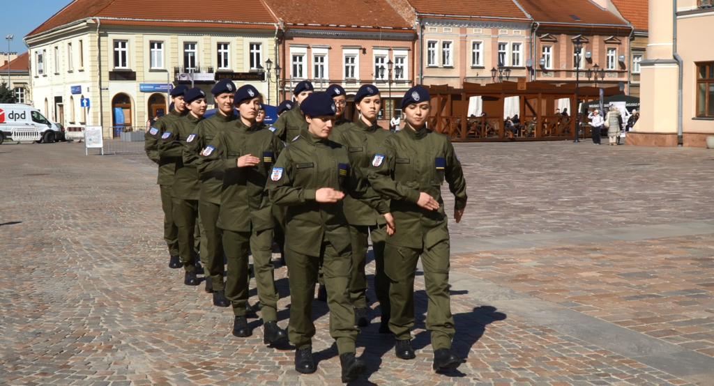 Nasza szkoła gospodarzem i uczestnikiem 10. edycji Wojewódzkiego Przeglądu Musztry Klas Wojskowych 3