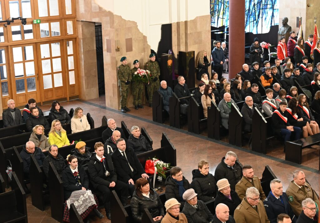 Reprezentacja naszej szkoły na Uroczystościach Katyńsko-Smoleńskich 3