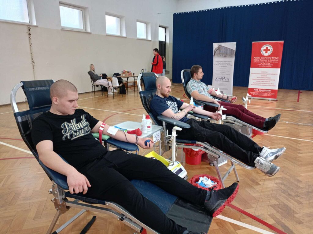 Kolejna szlachetna akcja krwiodawstwa Szkolnego Klubu Honorowych Dawców Krwi „Dla Niepodległej” 5