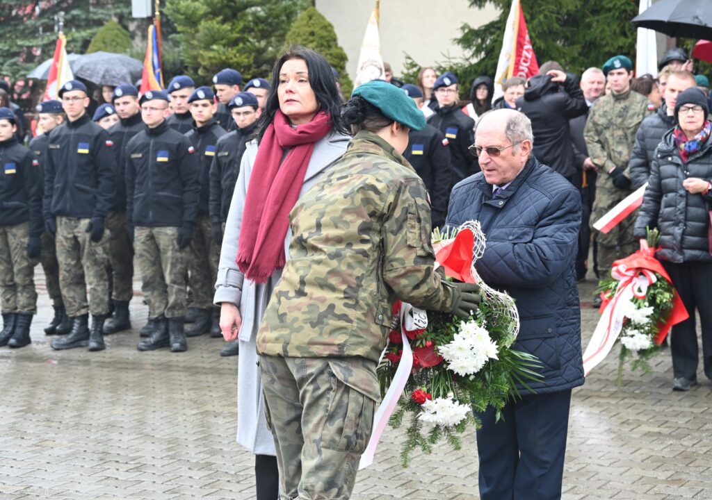 Reprezentacja naszej szkoły na Uroczystościach Katyńsko-Smoleńskich 7