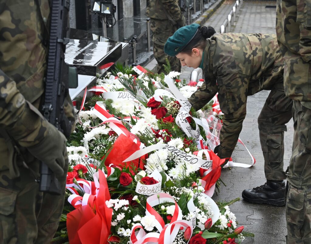 Reprezentacja naszej szkoły na Uroczystościach Katyńsko-Smoleńskich 8