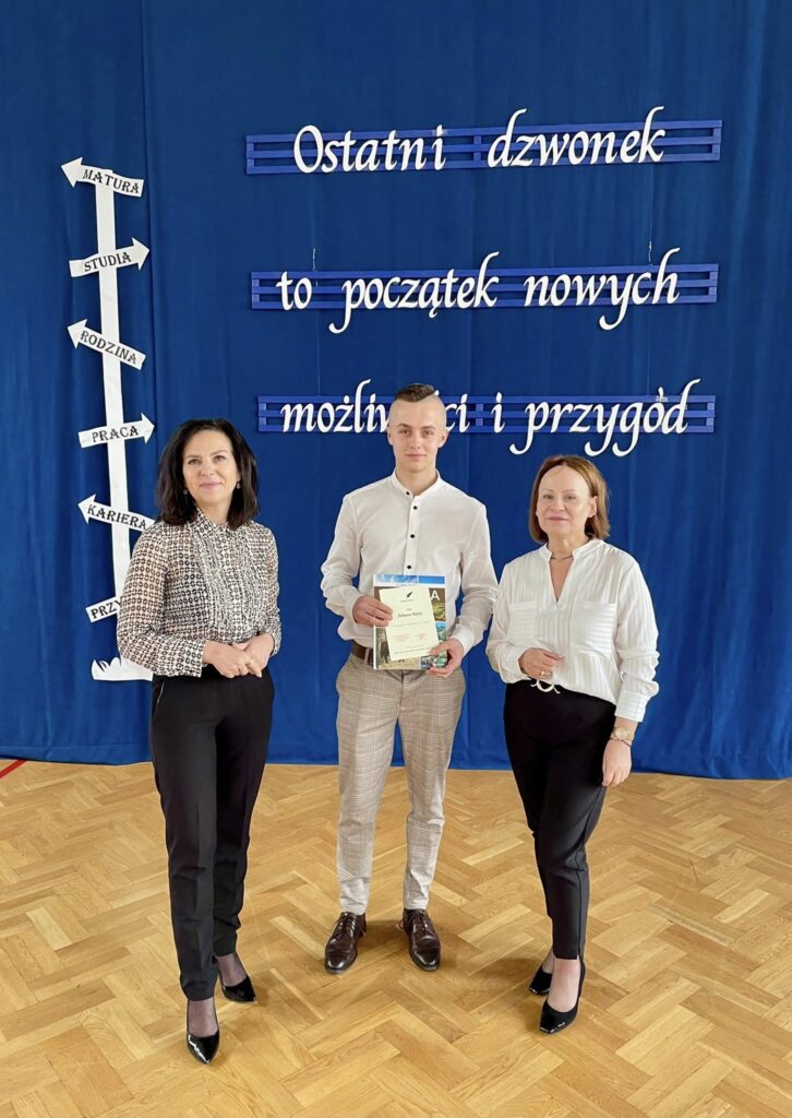Czas pożegnań i nowych początków, czyli Pożegnanie Klas Maturalnych 8
