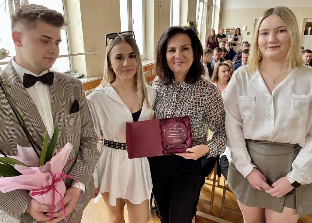 Czas pożegnań i nowych początków, czyli Pożegnanie Klas Maturalnych 24