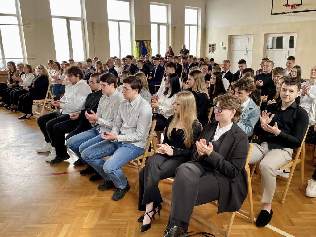 Czas pożegnań i nowych początków, czyli Pożegnanie Klas Maturalnych 23