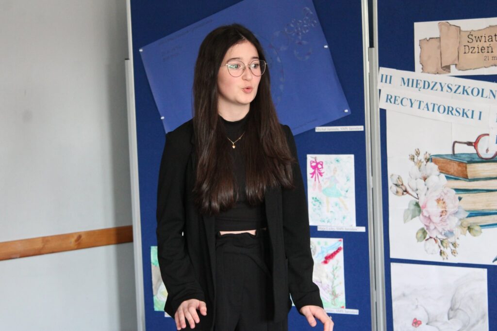 Sukces naszych uczennic w Międzyszkolnym Konkursie Recytatorskim 3