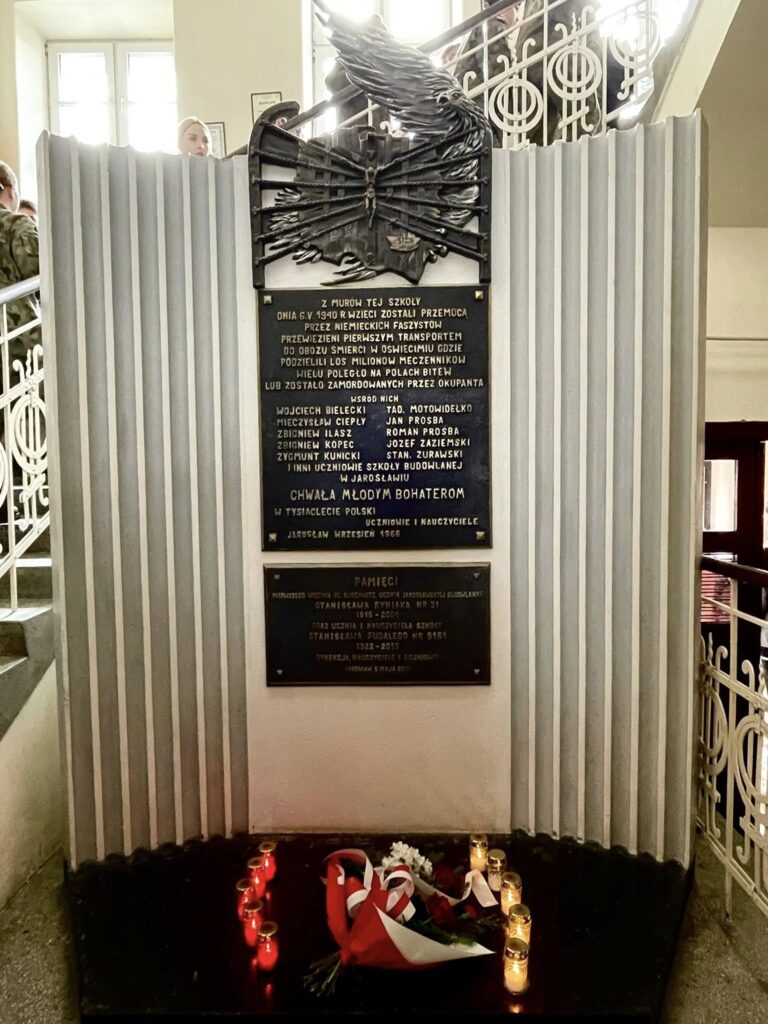 Gdy odeszli ostatni świadkowie, pozostaje pamięć- 85. rocznica aresztowania przez gestapo uczniów jarosławskiej Budowlanki 14