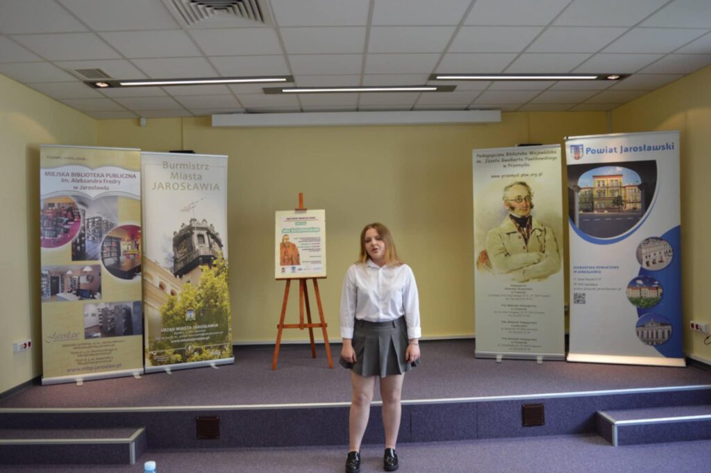 Sukces naszych uczniów w Międzyszkolnym Konkursie Recytatorskim poezji Jana Kochanowskiego 6