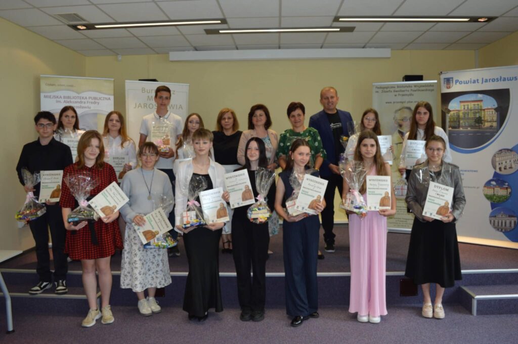 Sukces naszych uczniów w Międzyszkolnym Konkursie Recytatorskim poezji Jana Kochanowskiego 1