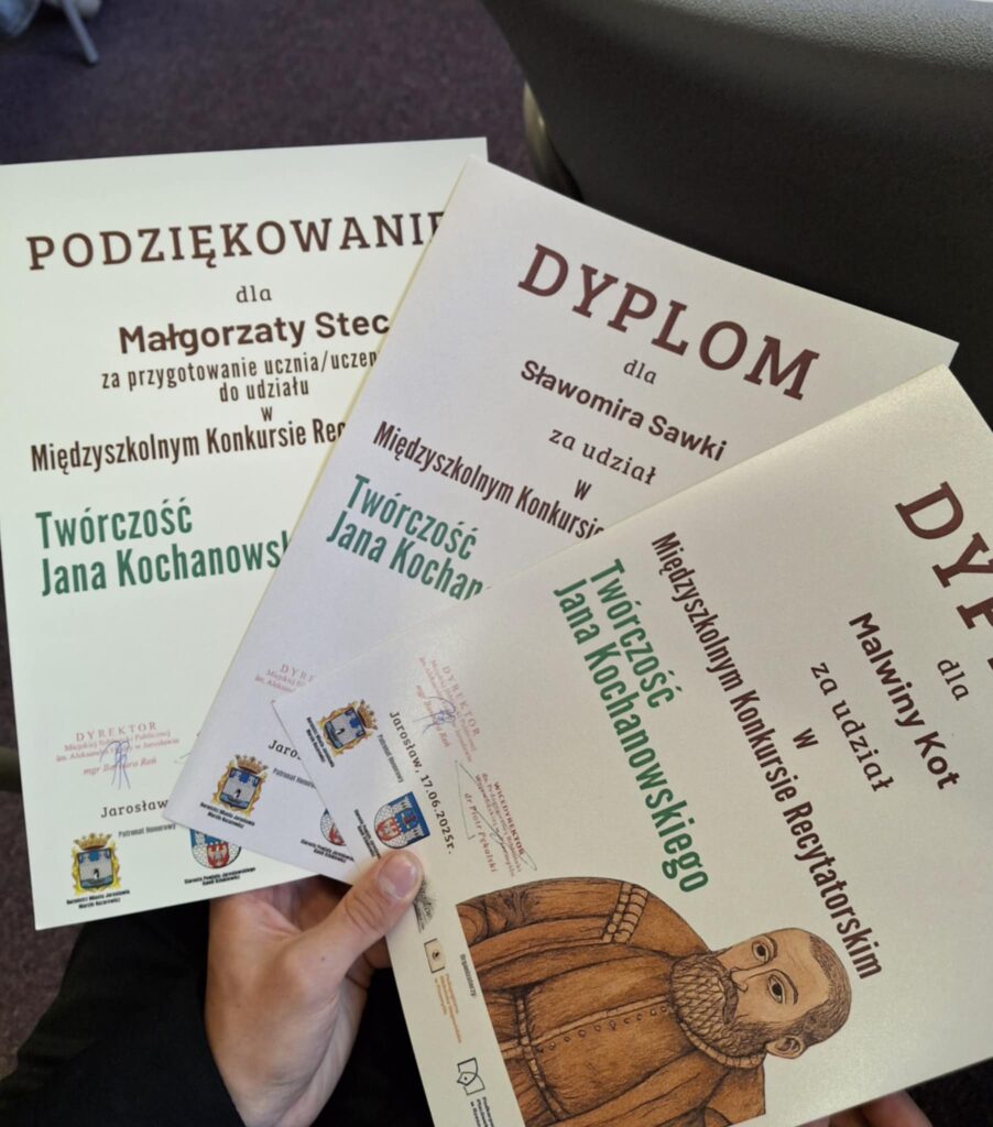 Sukces naszych uczniów w Międzyszkolnym Konkursie Recytatorskim poezji Jana Kochanowskiego 2