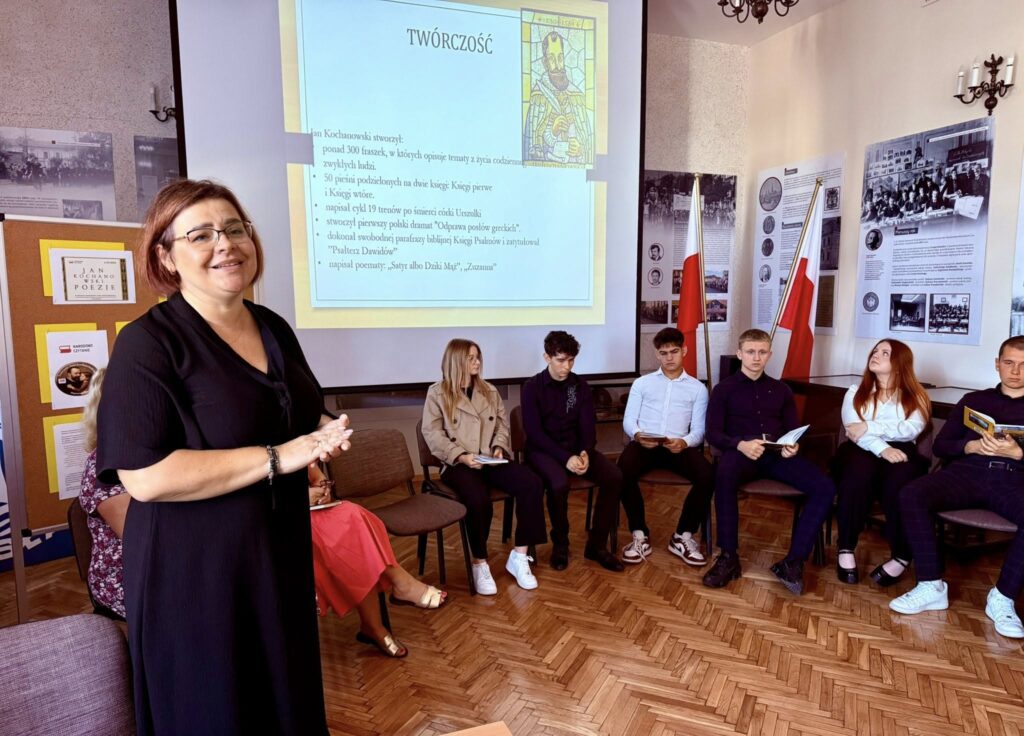 Narodowe Czytanie w ZSBiO w Jarosławiu 13