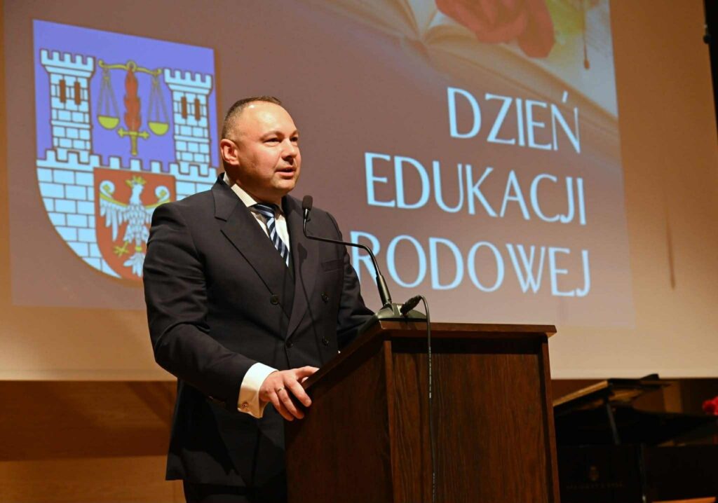 Gratulacje dla naszych Nauczycieli nagrodzonych przez Starostę Jarosławskiego! 3