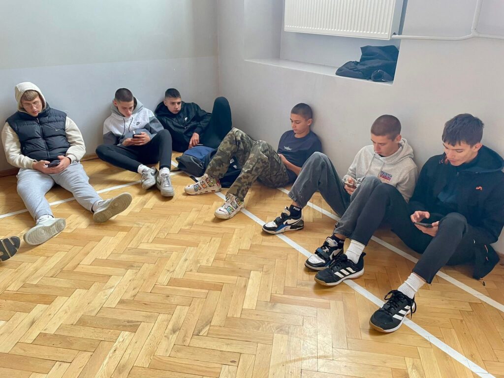 Reprezentacja klas pierwszych w Międzyszkolnej Grze Terenowej „TARCZA” 3