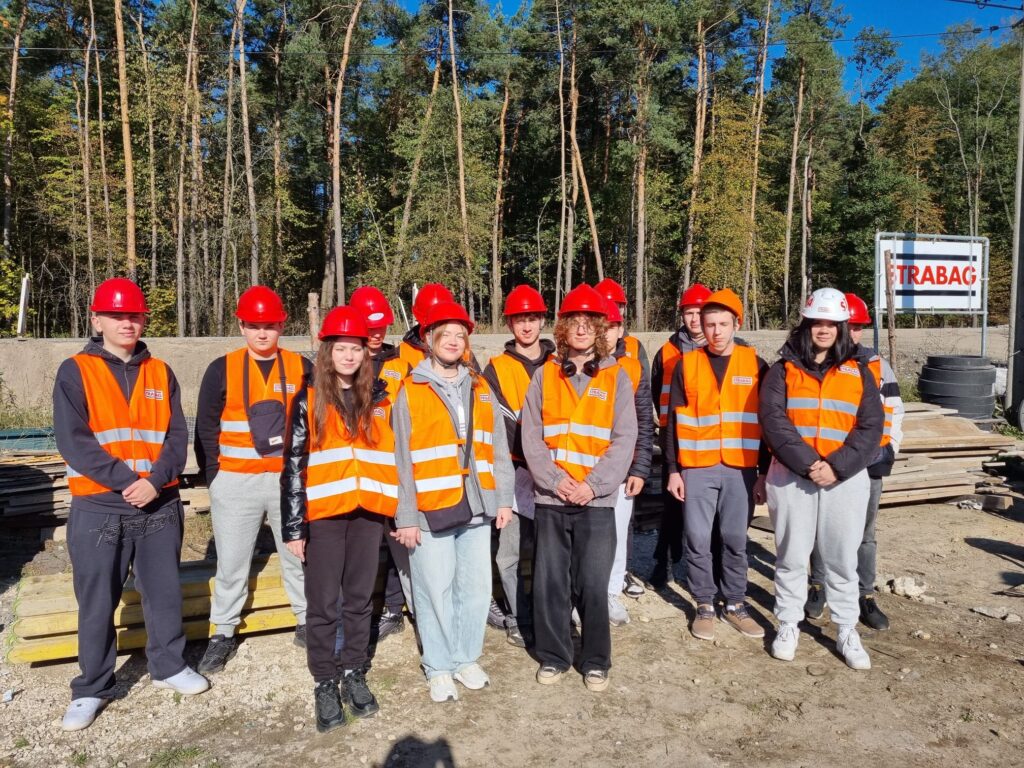 KOLEJNA LEKCJA NA BUDOWIE! 11
