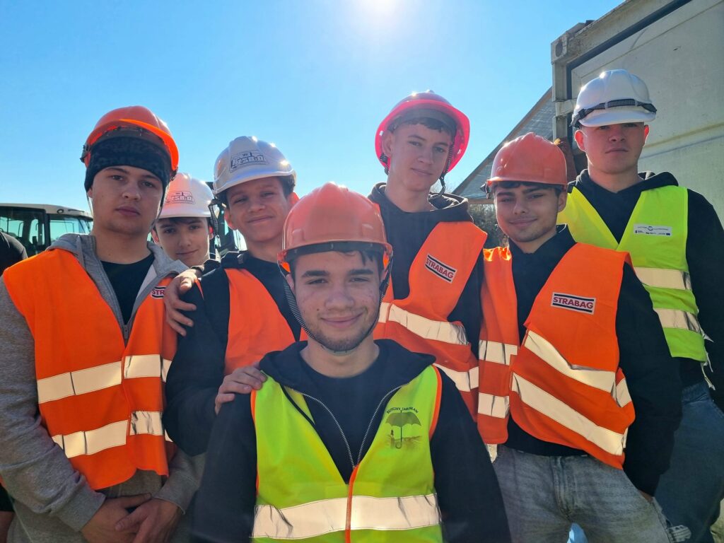 KOLEJNA LEKCJA NA BUDOWIE! 20
