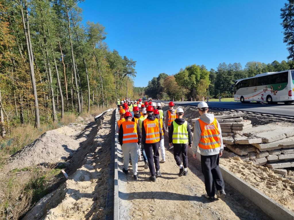 KOLEJNA LEKCJA NA BUDOWIE! 18