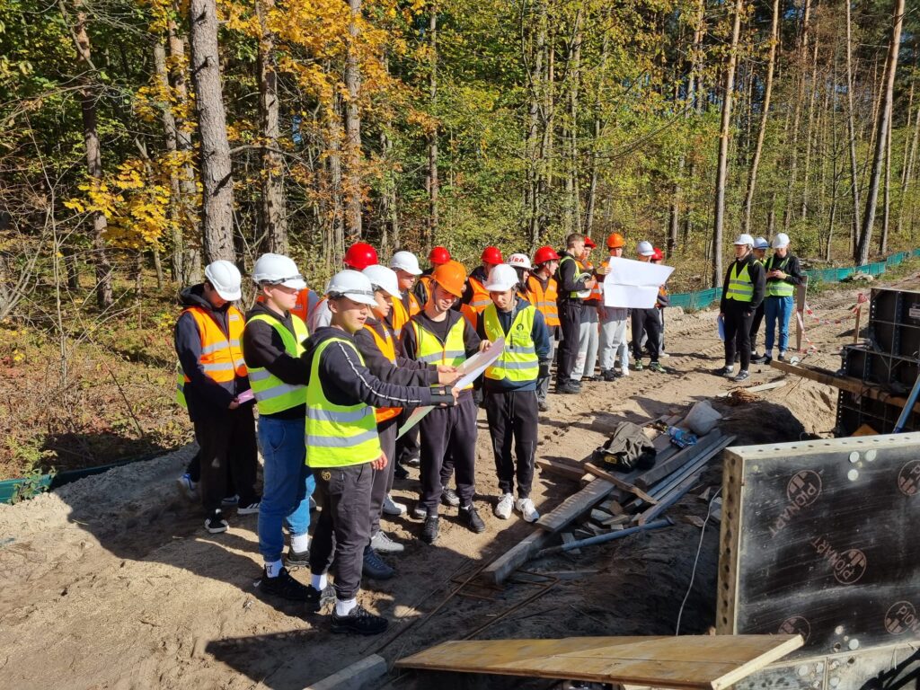 KOLEJNA LEKCJA NA BUDOWIE! 22