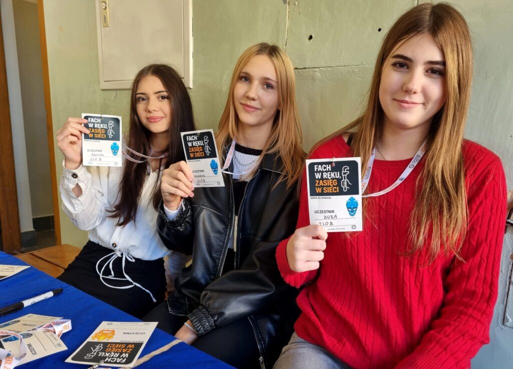 Konferencja dla uczniów: „Fach w ręku, zasięg w sieci” pod specjalnym patronatem Starosty Jarosławskiego Pana Kamila Dziukiewicza 17