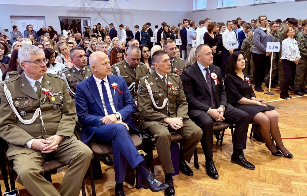Ślubowanie klas pierwszych w naszej szkole 10