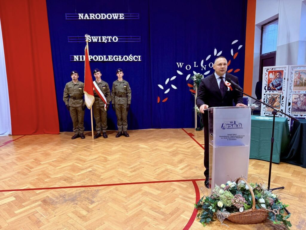 Ślubowanie klas pierwszych w naszej szkole 4