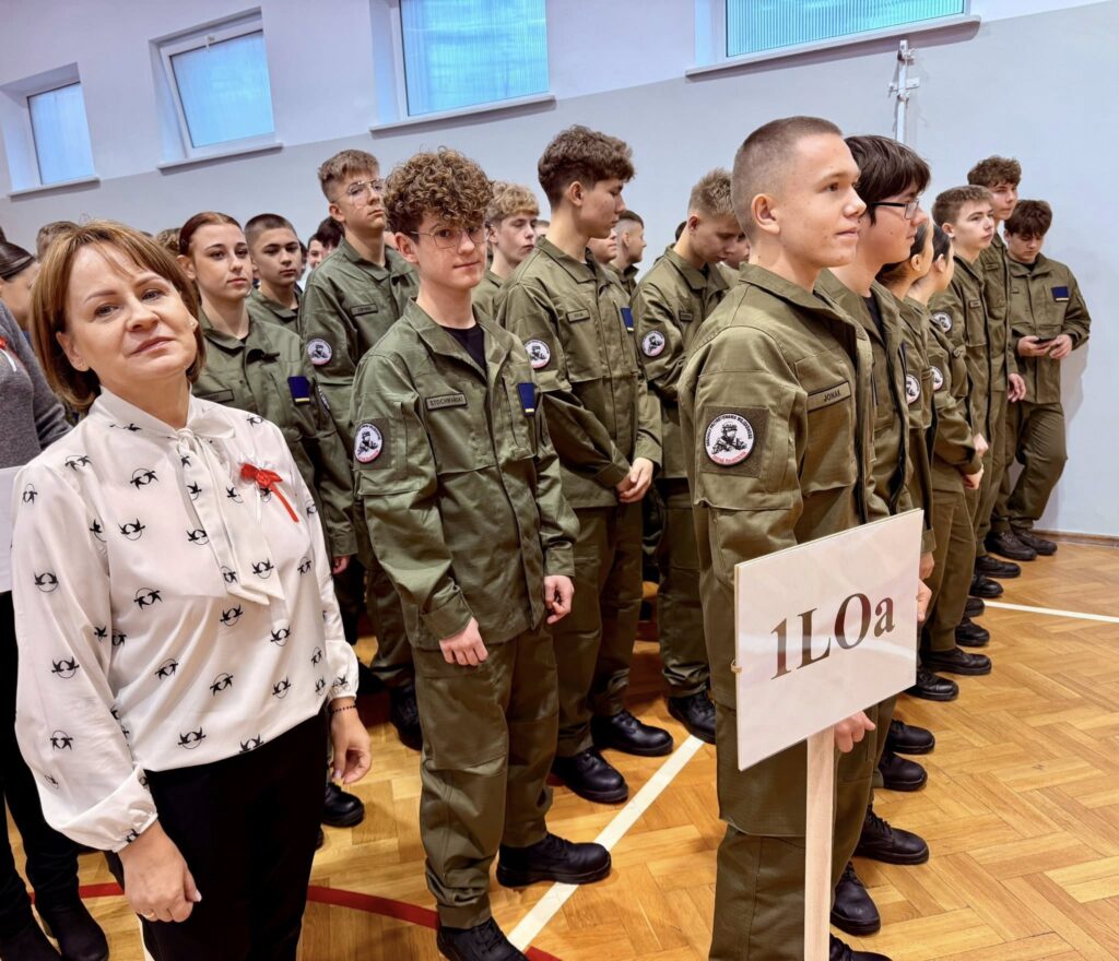 Ślubowanie klas pierwszych w naszej szkole 6