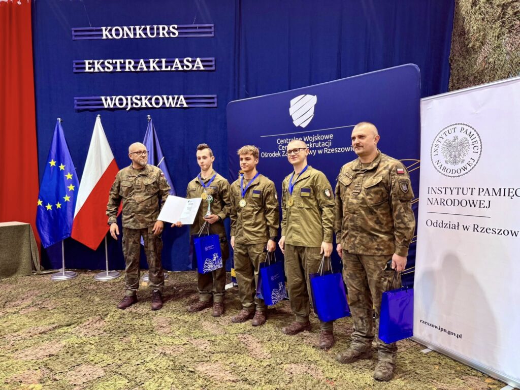 Wojewódzki Międzyszkolny Turniej Wiedzy o Wojsku Polskim w tym roku odbył się w naszej szkole 1