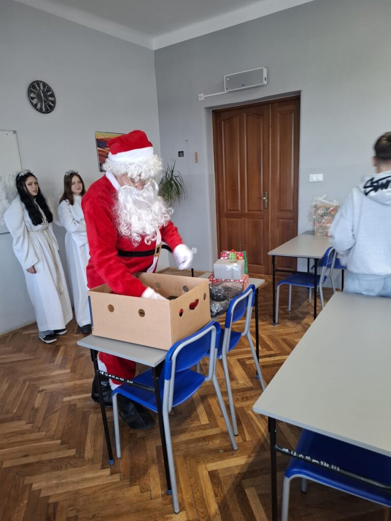 Grudzień w szkole pełen świątecznej magii 3