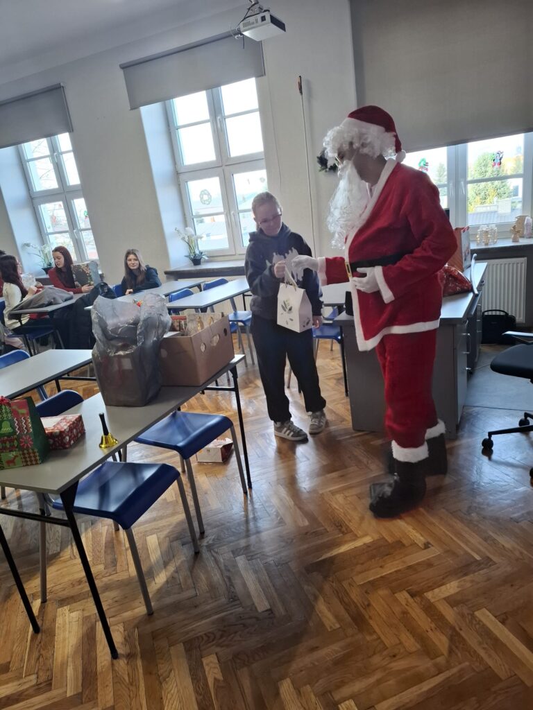 Grudzień w szkole pełen świątecznej magii 5