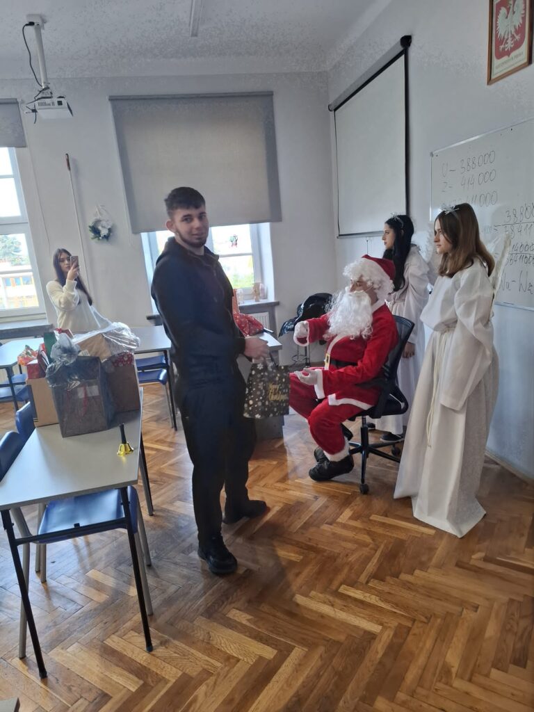 Grudzień w szkole pełen świątecznej magii 7