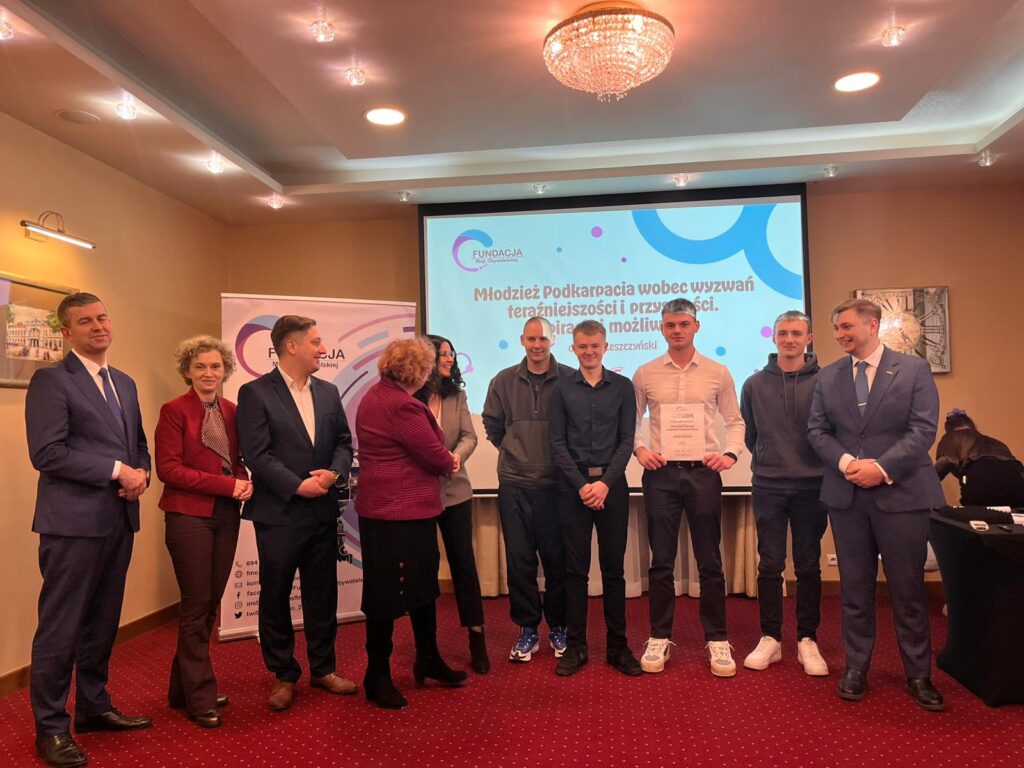 Sukces naszych uczniów w konkursie „Młodzi rozkręcają Podkarpacie” 11