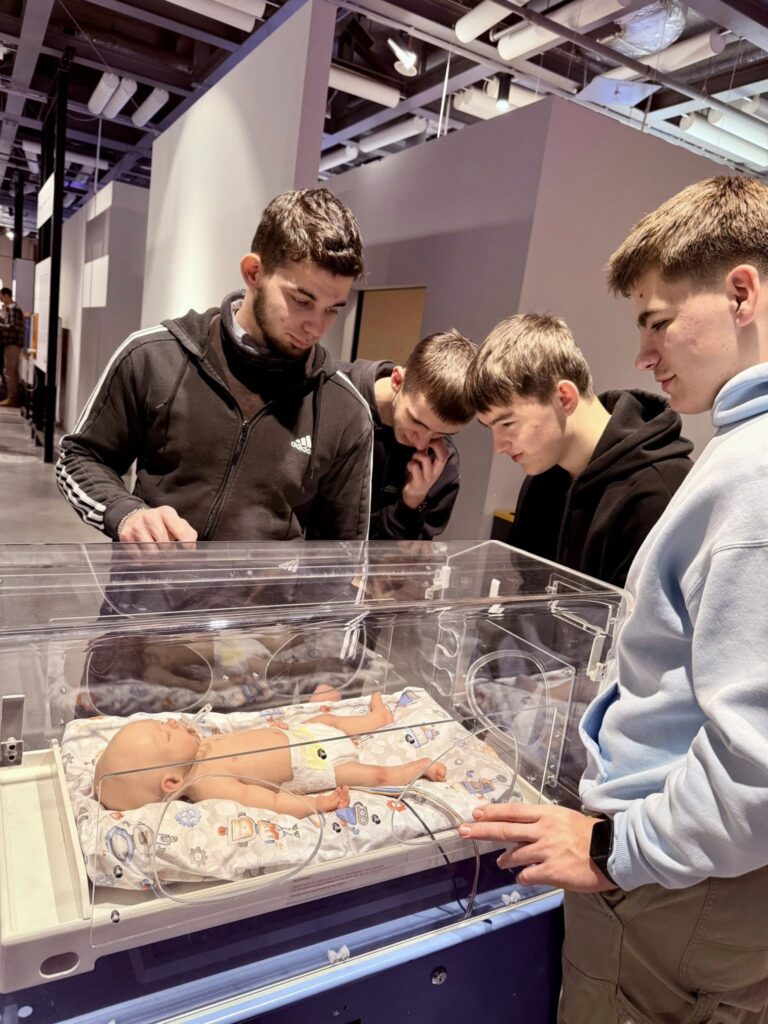 Klasy trzecie LO wzięły udział w ministerialnym projekcie Wyjście z klasą 10