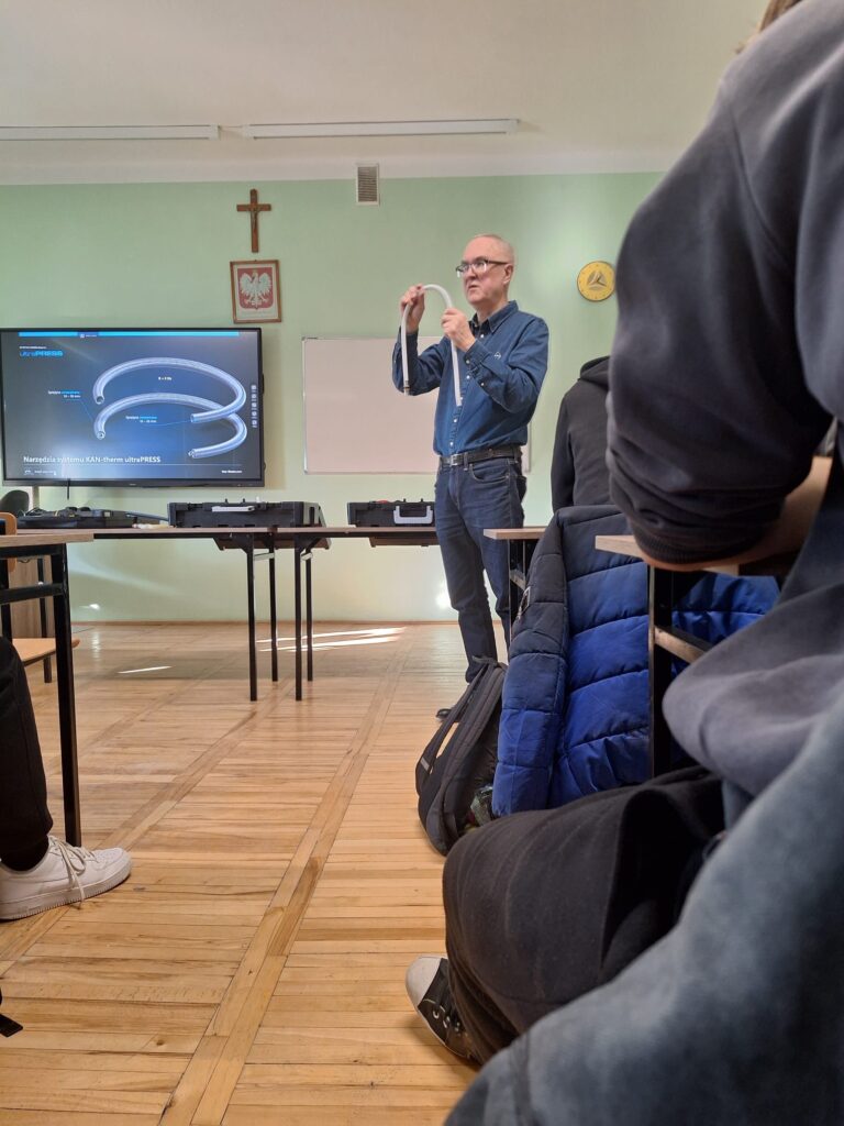 Szkolenie z nowoczesnych systemów instalacyjnych  z firmą KAN-therm Polska 4
