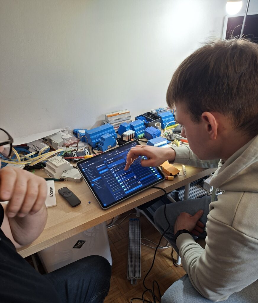 Uczeń 5TE zdobywa doświadczenie w firmie GLOB ENERGY 2