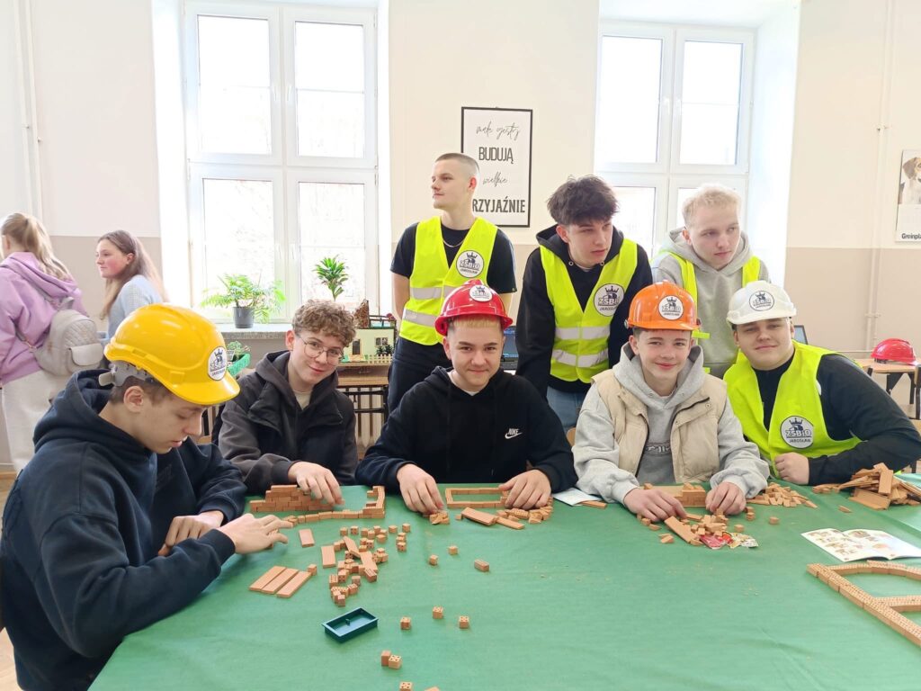 Inspirujące spotkania z przyszłością - Dzień Otwarty i Targi Edukacyjne 92