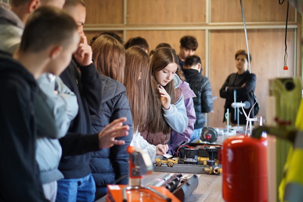 Inspirujące spotkania z przyszłością - Dzień Otwarty i Targi Edukacyjne 89