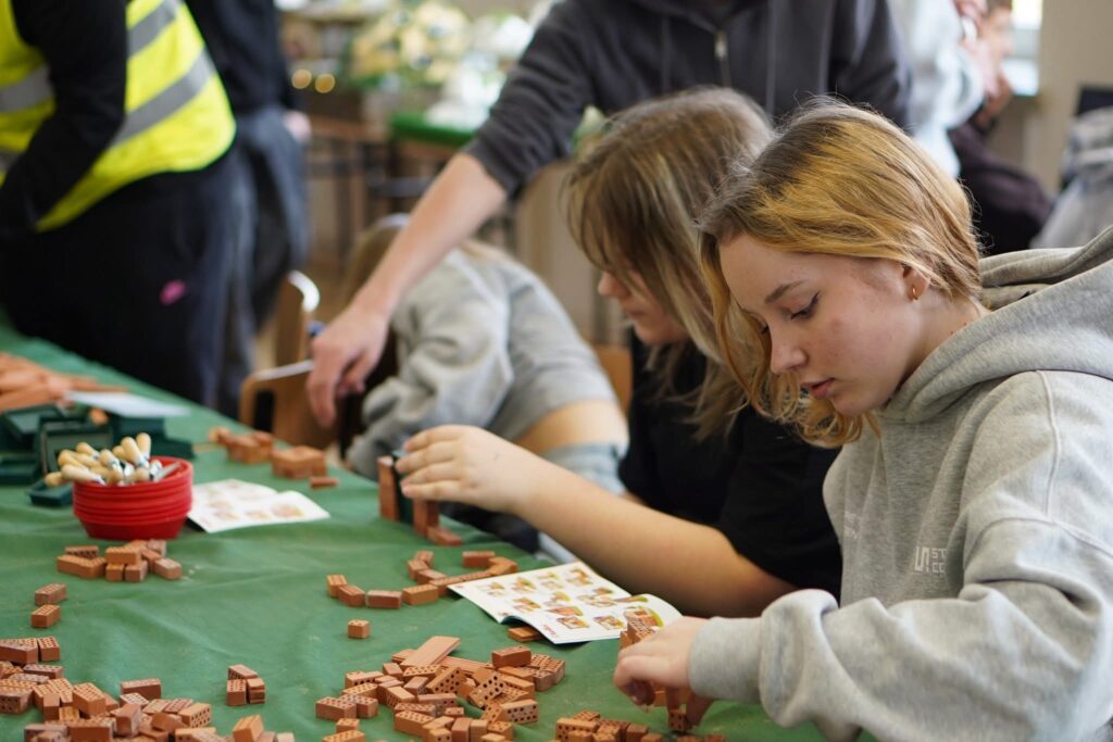 Inspirujące spotkania z przyszłością - Dzień Otwarty i Targi Edukacyjne 82