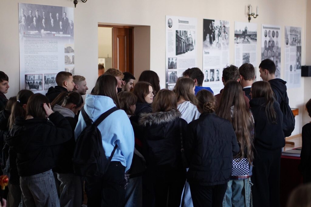 Inspirujące spotkania z przyszłością - Dzień Otwarty i Targi Edukacyjne 64